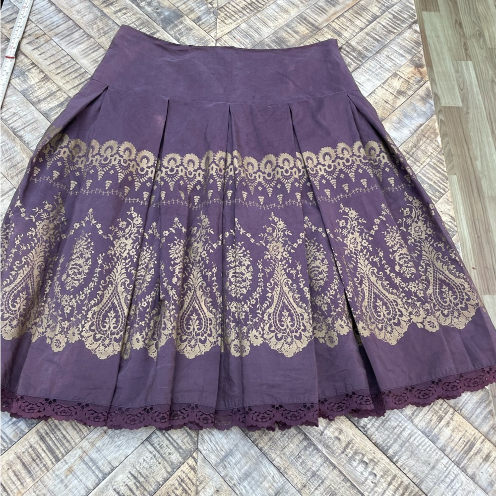Odille for Anthropologie Skirt - 8 silk blend skirt with lace trim pleated